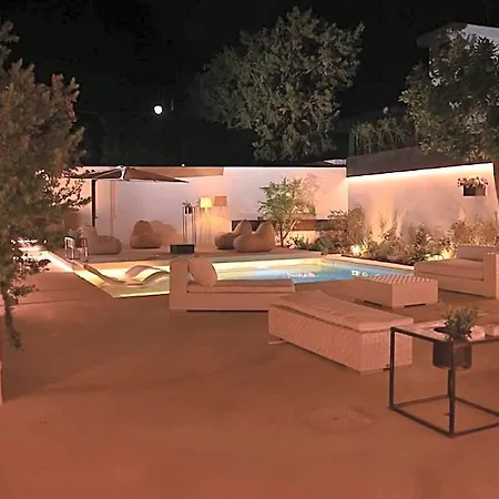 Ghe Kale Hotel *